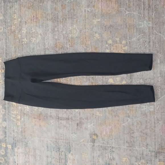 Lululemon Wunder Under Legging - Picture 2 of 8